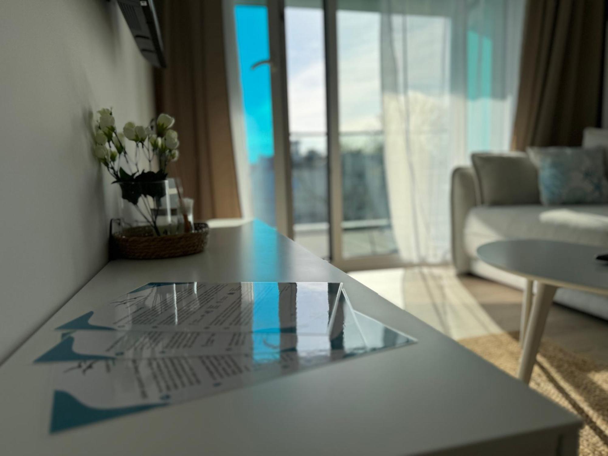 Apartment 4summer White Blue Sauna & Fitness & Parking 100 Metrow Do Pieknej Szerokiej Piaszczystej Plazy, Wspanialy Widok Z Duzego Tarasu! 100 Meter Zu Einem Schoenen Breiten Sandstrand, Herrliche Aussicht Von Einer Grossen Terrasse! Kolberg